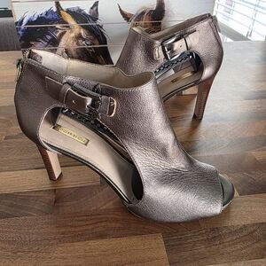 Louise et Cie Olivia Elegant Metallic Peep-Toe Heels Size 12